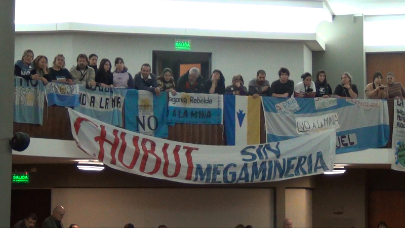 ‘No a la Mina’ cumplió su primera noche de acampe