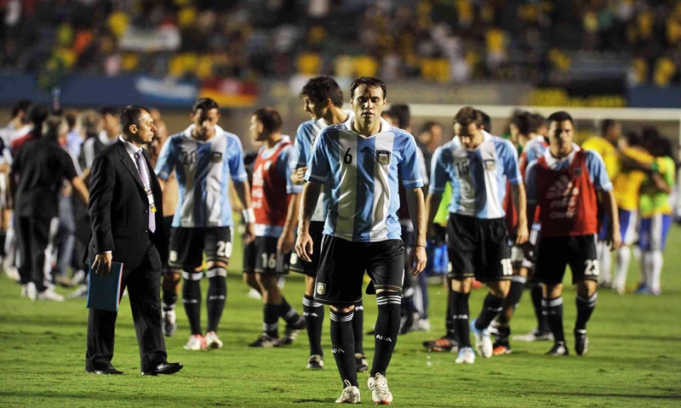Argentina cayó sobre la hora ante Brasil
