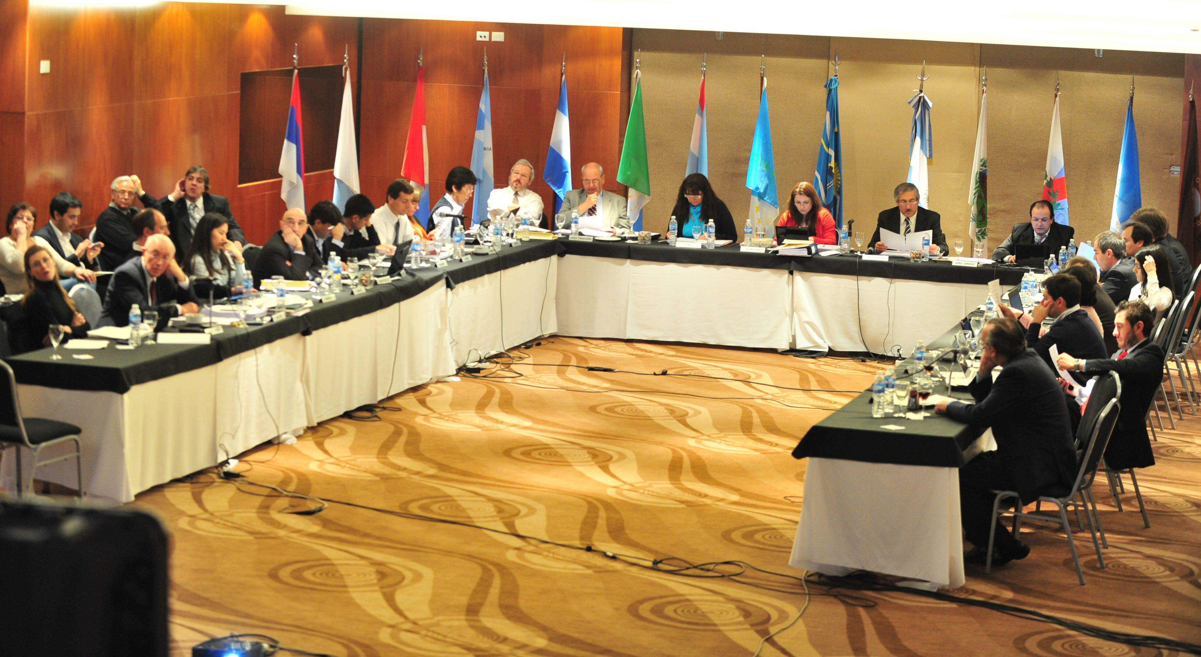 Analizaron el curso de impuestos federales y coparticipación