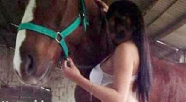 Trelew: escándalo por fotos hot en la Montada