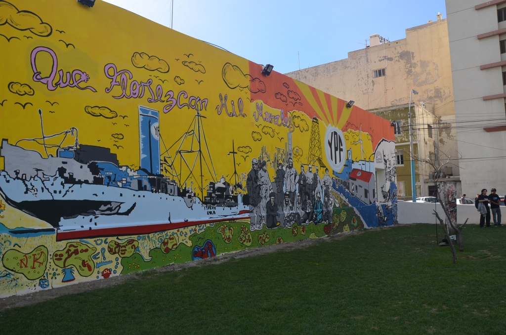 Inauguraron mural de plaza Scalabrini Ortiz
