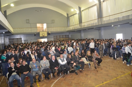 Entregan más de mil netbooks en el colegio Perito Moreno