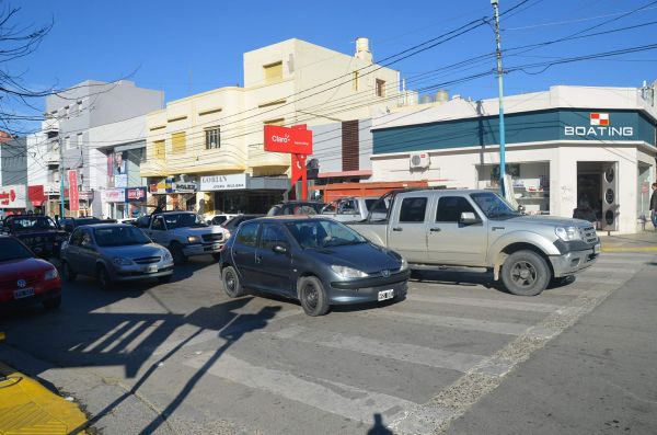 Buscan soluciones al tránsito en el centro