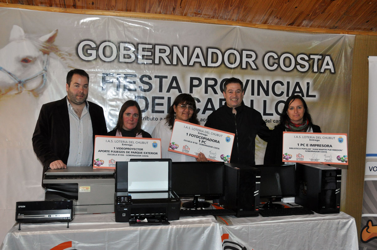 Lotería entregó premios en gira por el interior provincial