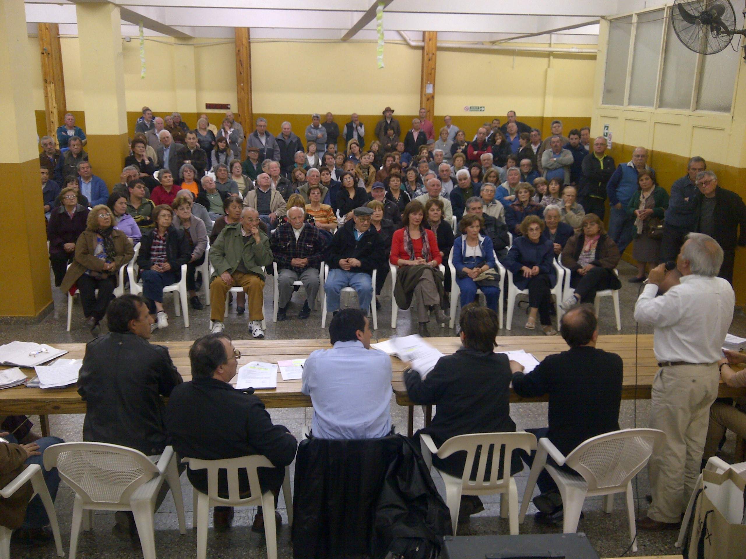 El municipio responderá en diez días a los planteos por el pavimento