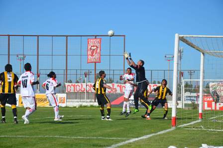 Huracán se hunde en la tabla del Argentino ‘B’