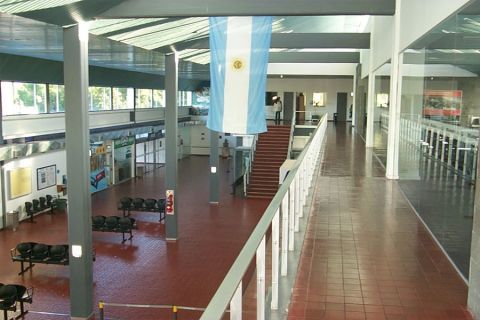 Piden explicaciones Aeropuertos Argentina 2000