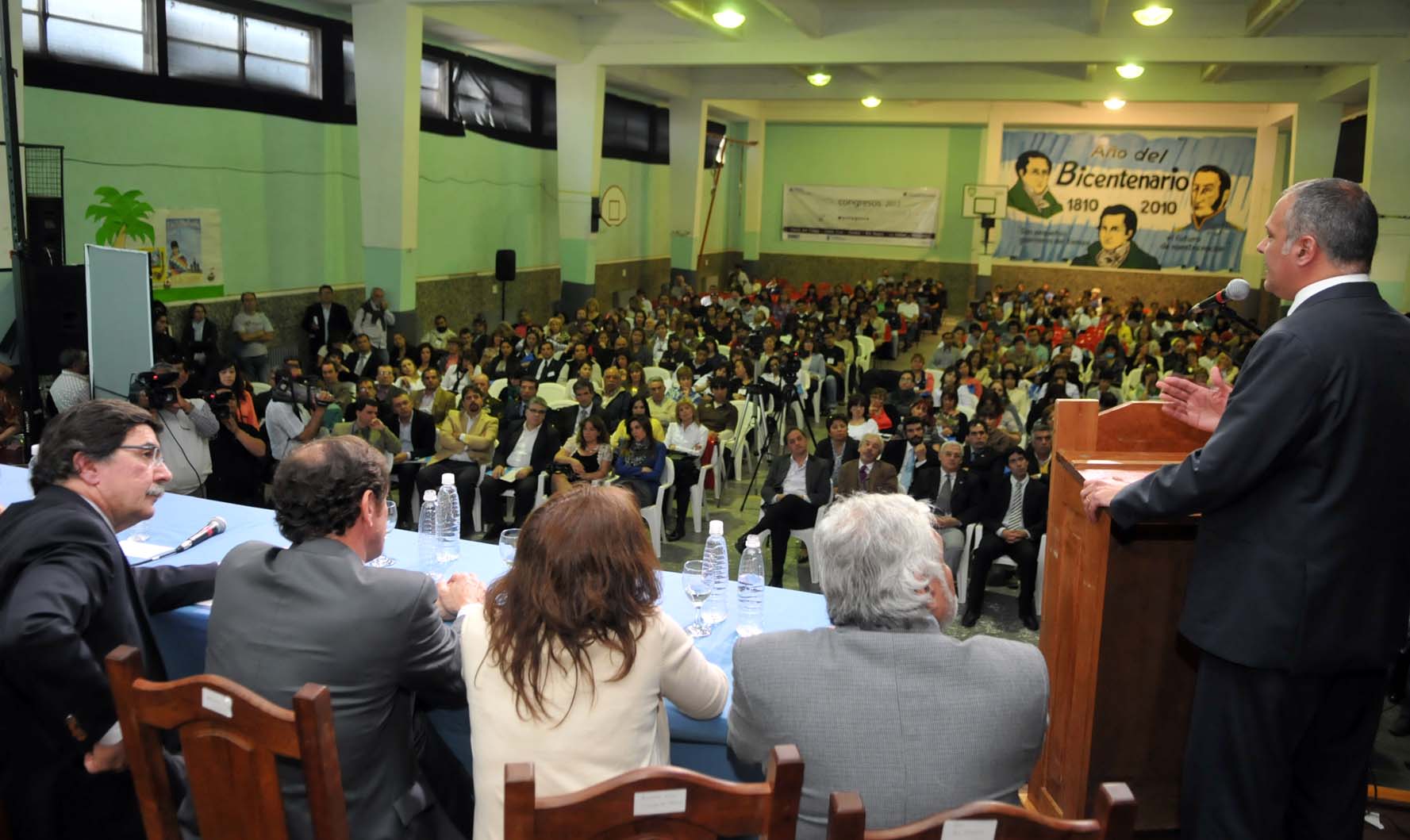 Buzzi resaltó la política de igualación social