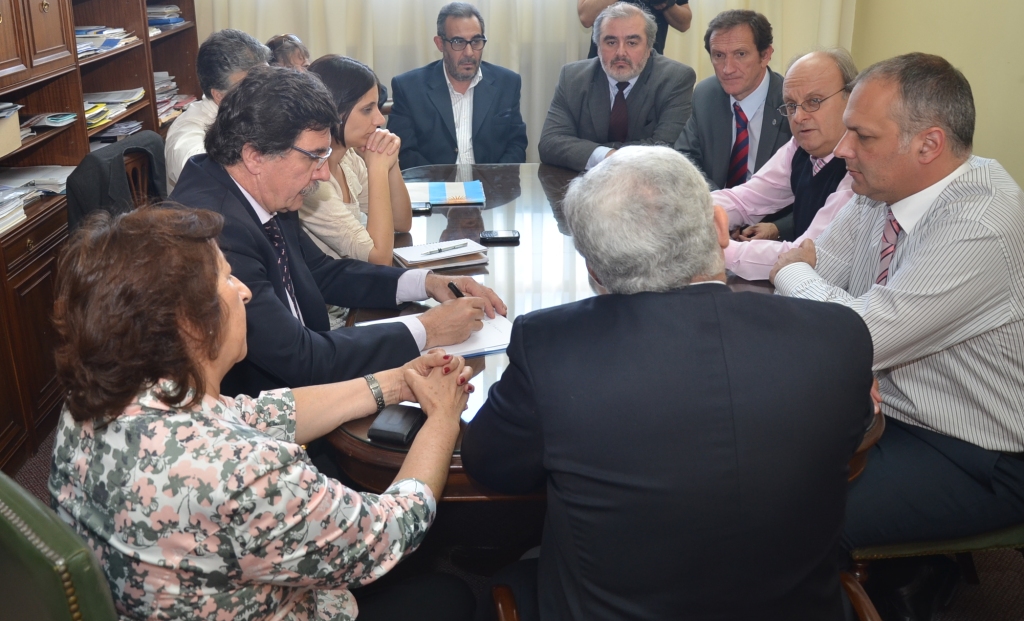 El intendente se reunió con el Sileoni por la Facultad de Medicina