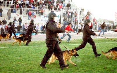 Indignación en el fútbol local por el aumento de adicionales de policía