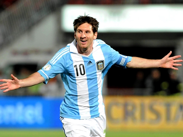 Argentina no jugaba bien pero sus figuras sometieron a Chile