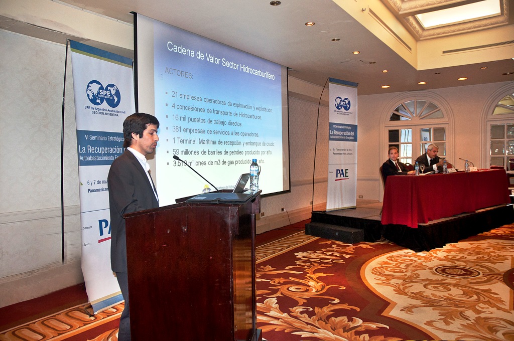 Cufré expuso la política energética de Chubut en un seminario internacional