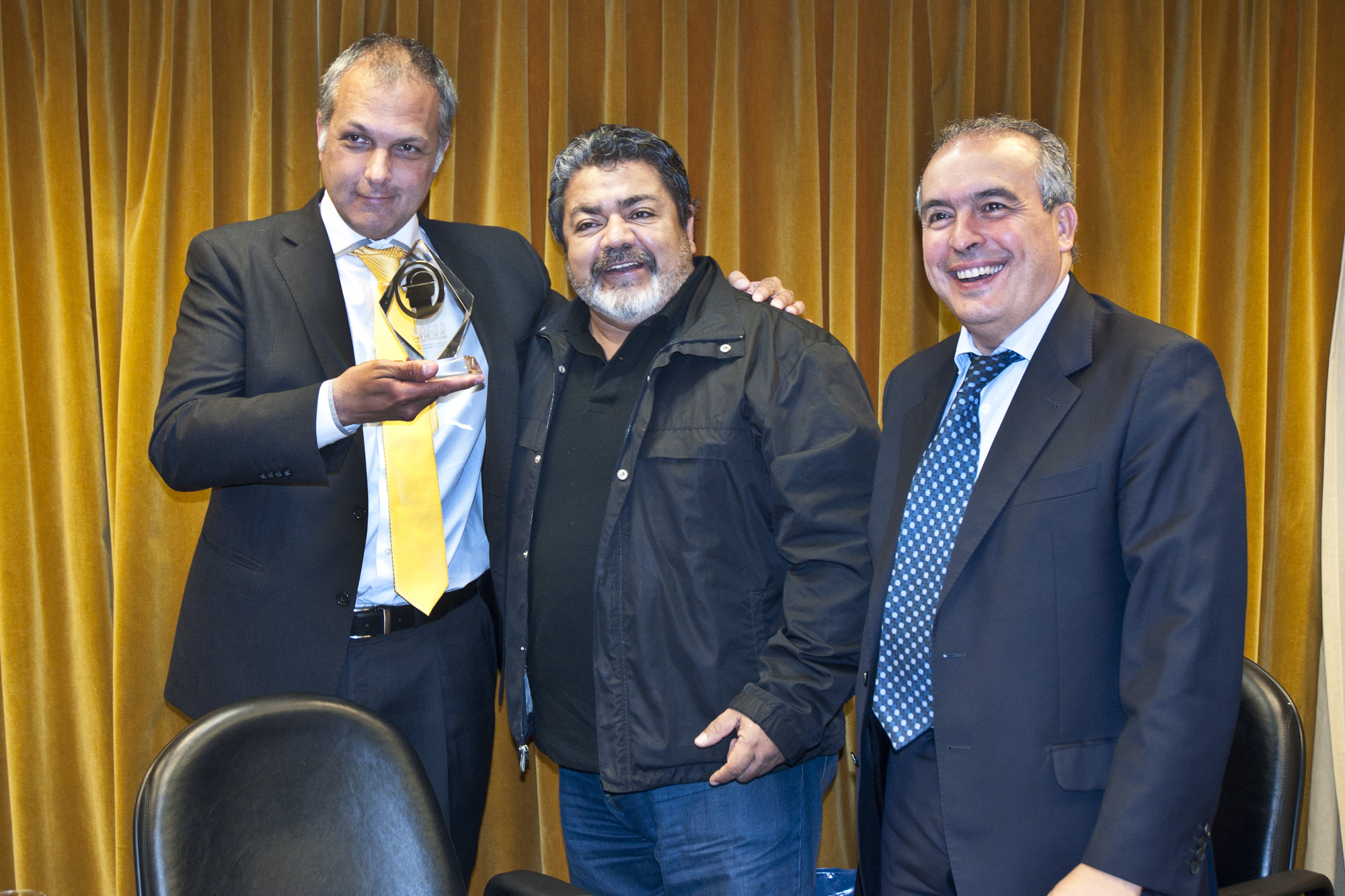 Buzzi gestionó en Buenos Aires más viviendas para Chubut