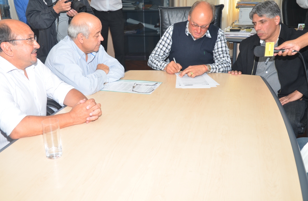 Di Pierro pagará el “bono municipal”