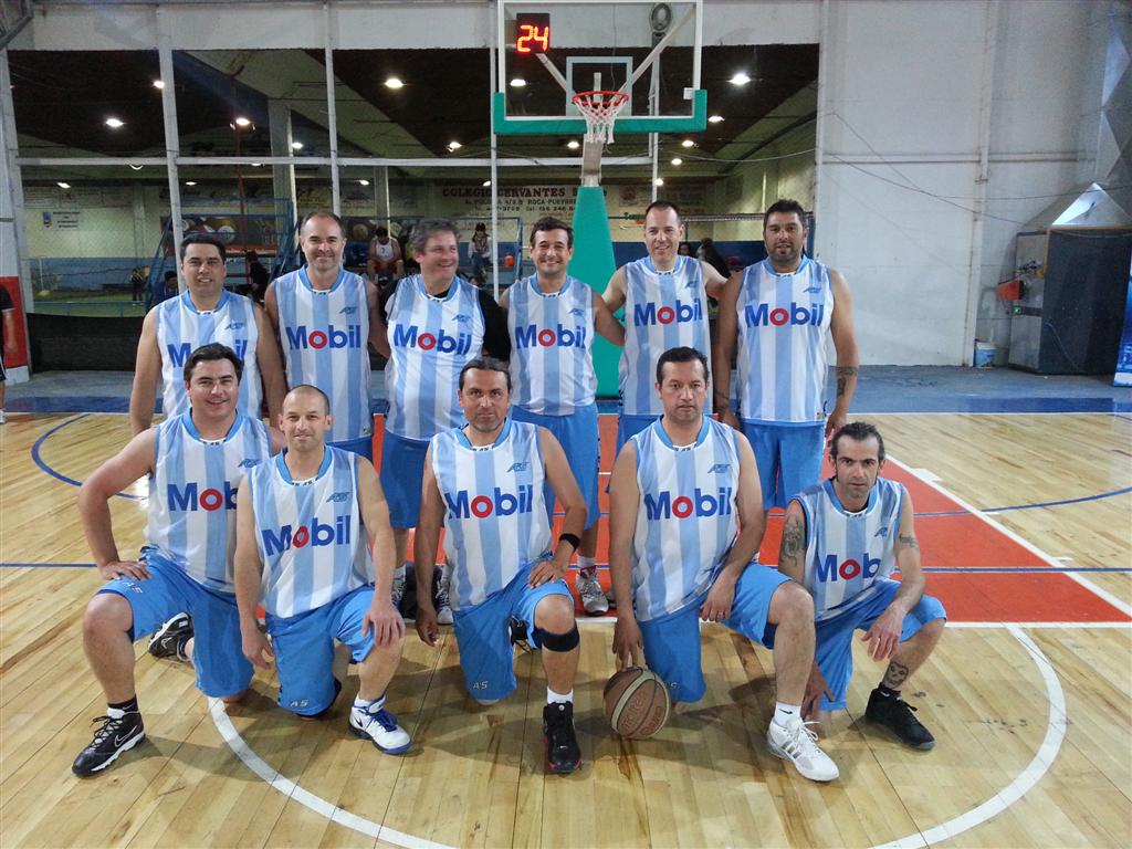 Continúa el básquet intercomercial en el gimnasio de la CAI