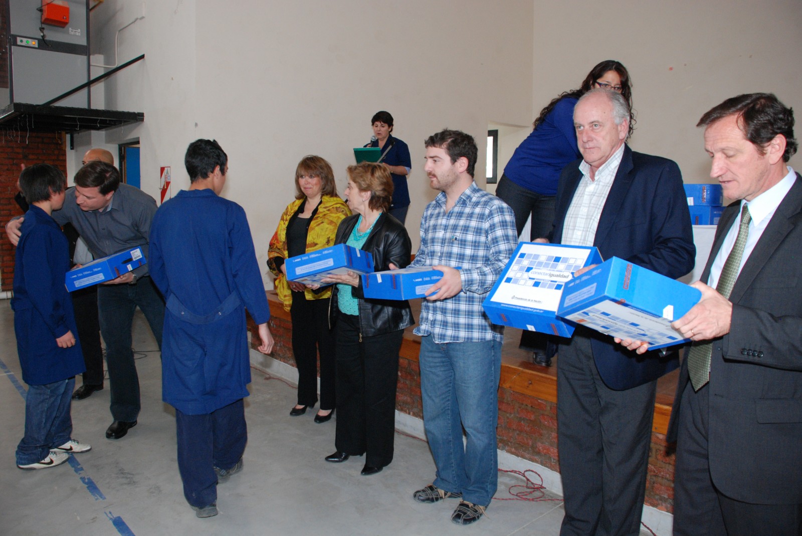 Entregaron 800 netbooks a estudiantes de Comodoro