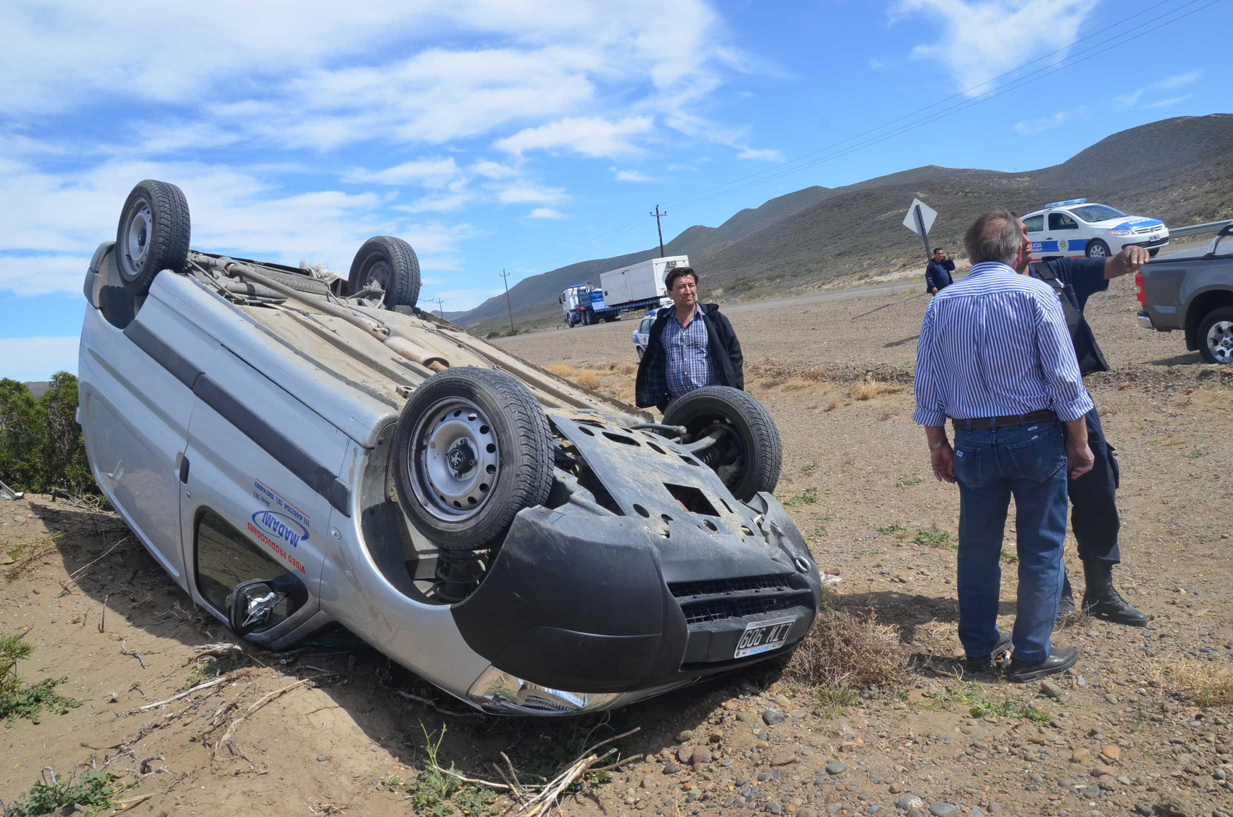 Un equipo periodístico protagonizó un vuelco