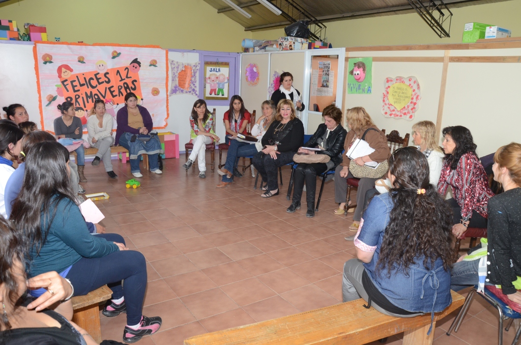 Padres de jardines maternales se reunieron con autoridades municipales