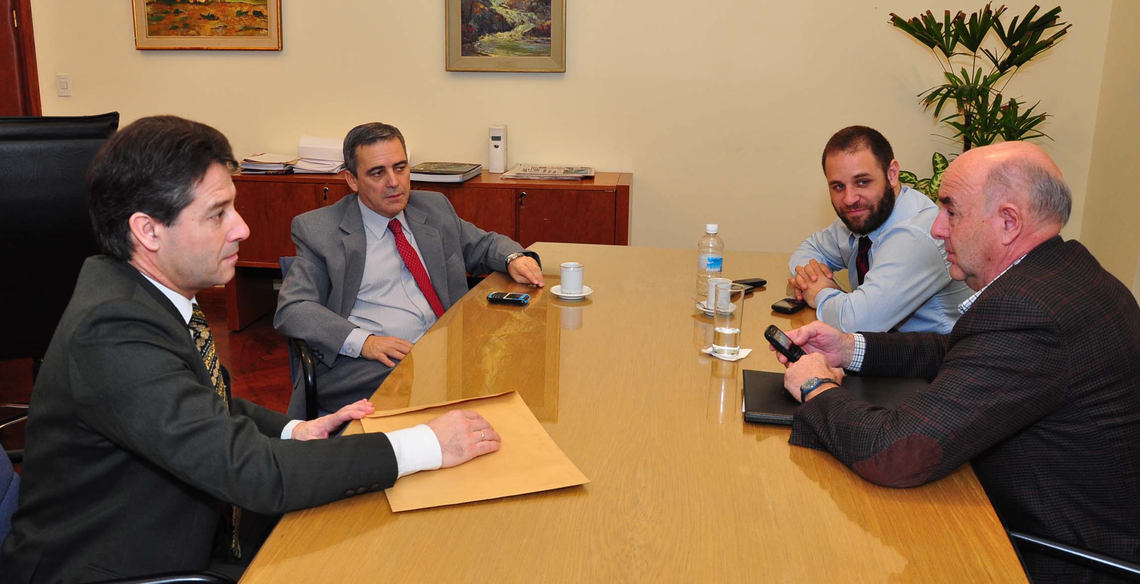 Williams: «con la llegada de funcionarios políticos, el gobierno tiende a ordenarse»