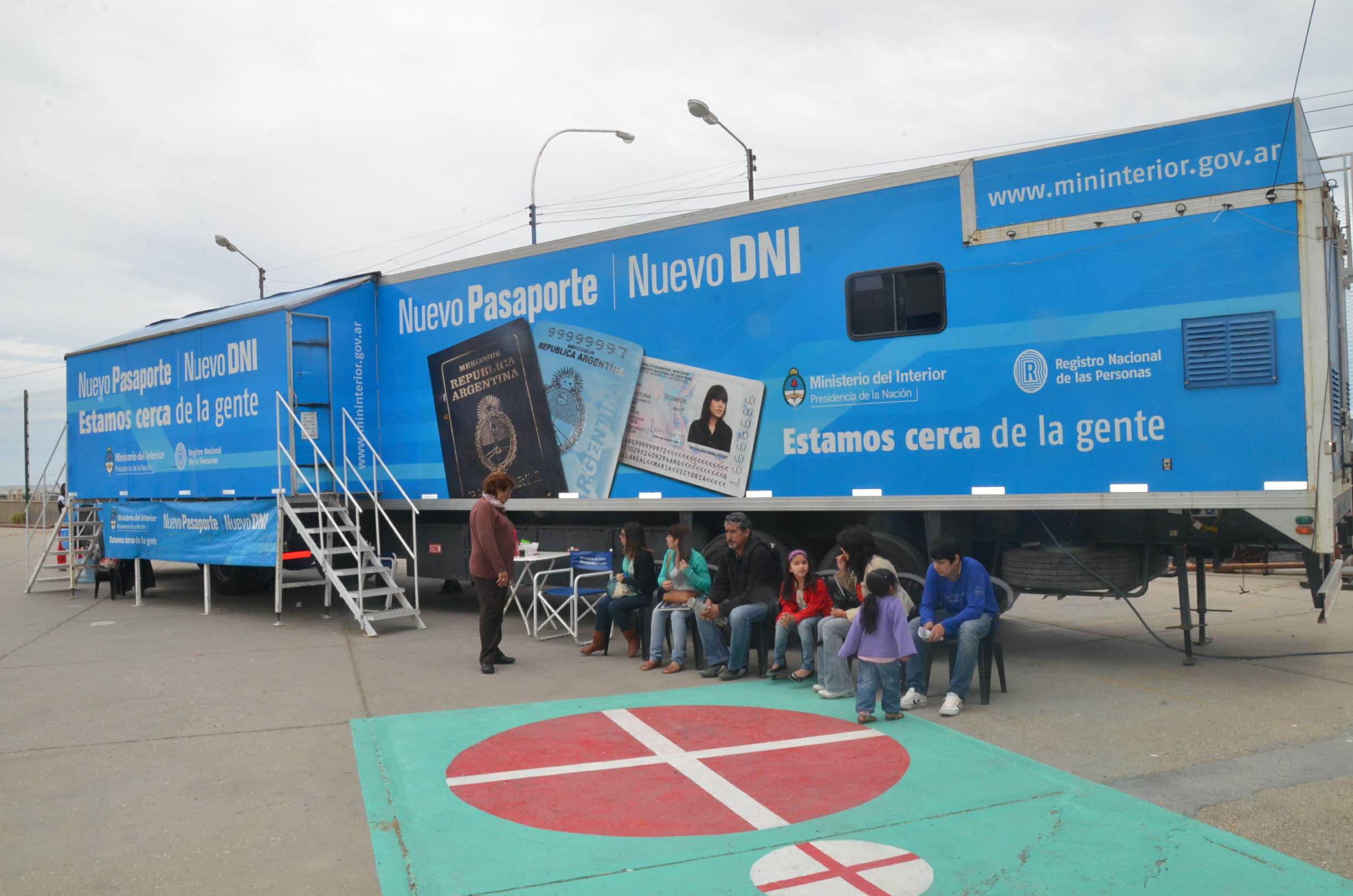 Jóvenes causaron desmanes en el tráiler de documentación