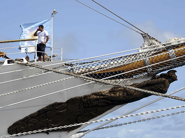 Fragata Libertad: denuncian ataques y alertan ‘riesgo de confrontación’