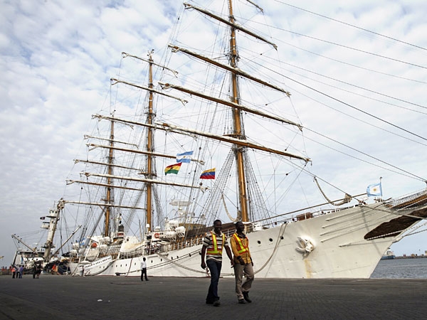 Ghana amenaza con mover la Fragata Libertad por la fuerza