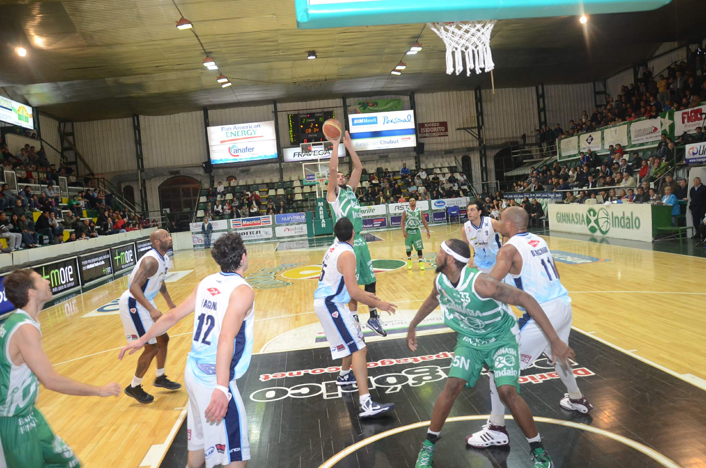 Gimnasia sufrió pero pudo vencer a Estudiantes