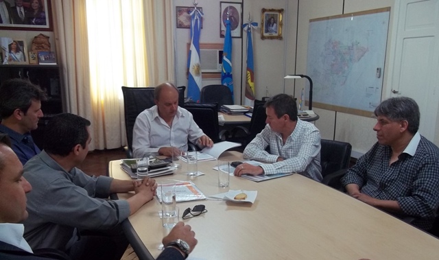 Di Pierro impulsa un plan de viviendas para municipales