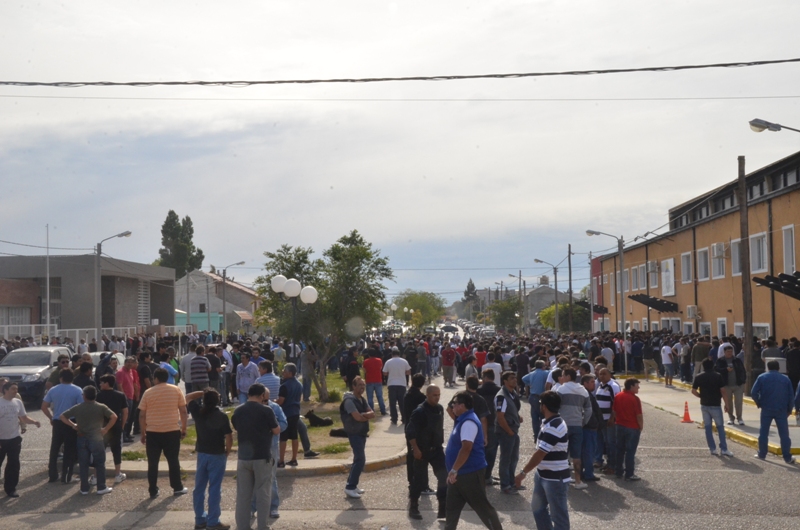 Miles de petroleros ya están votando