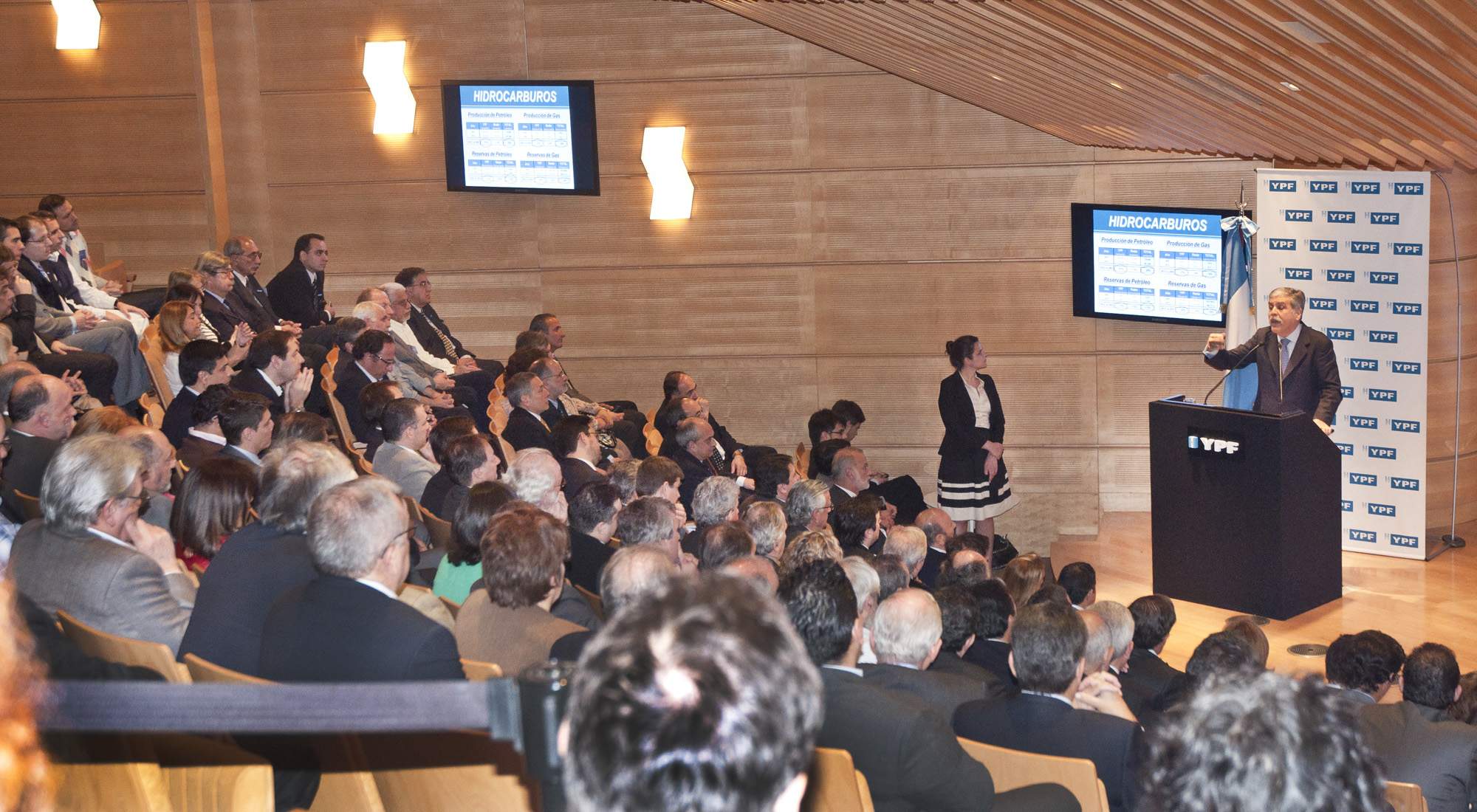 YPF lanza bono con una tasa del 19%