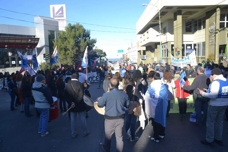 ATE y la ATECh también quieren bono navideño