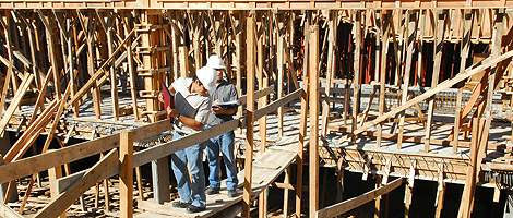 Buscan bajar costos a constructoras subsidiando tasas del Banco Chubut