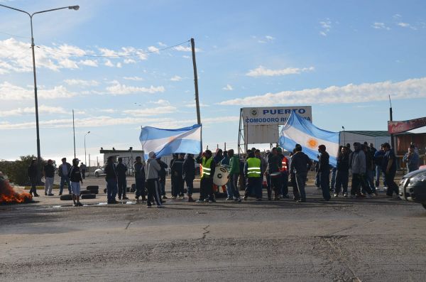 Nuevo piquete en el ingreso al Puerto local