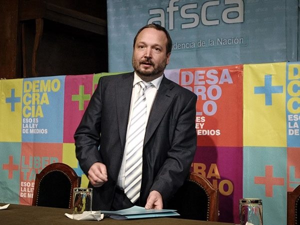 7D: Sabbatella notificará personalmente a grupos sobre concursos