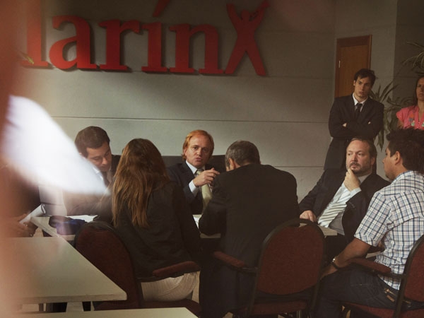 Suspenden traspaso de licencias de Clarín hasta resolver apelación