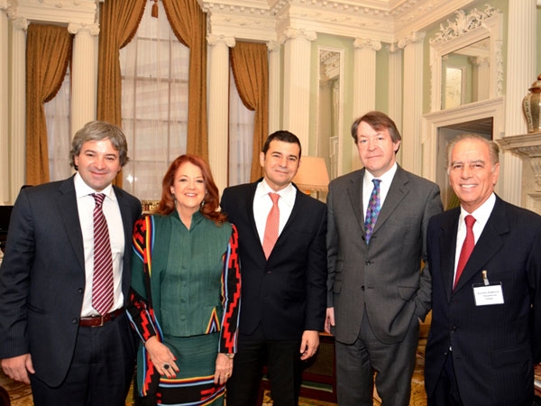 YPF buscará cerrar acuerdos con Chevron y Bridas en 2012