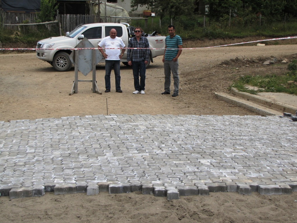 Hourcade recorrió obras ejecutadas por Provincia