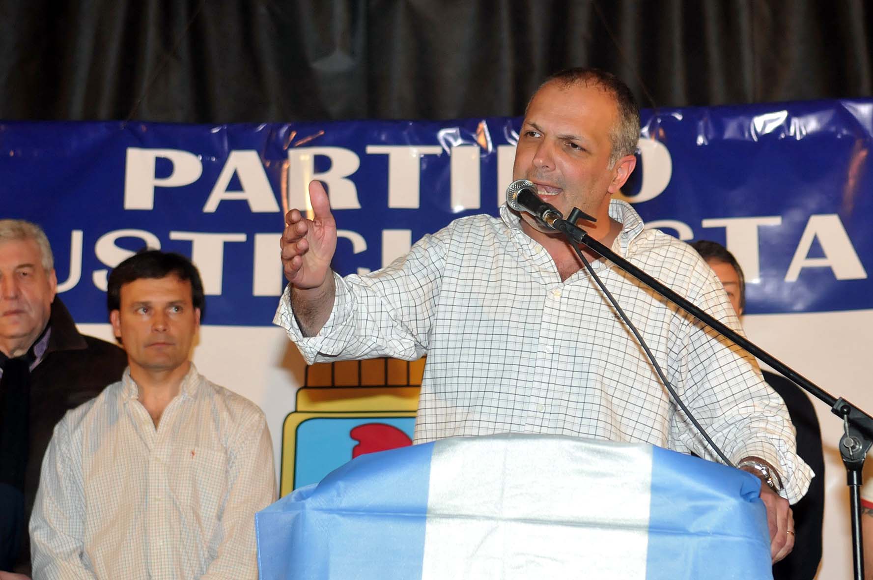 Buzzi: “Este Gobierno no hace leyes a la medida de nadie”