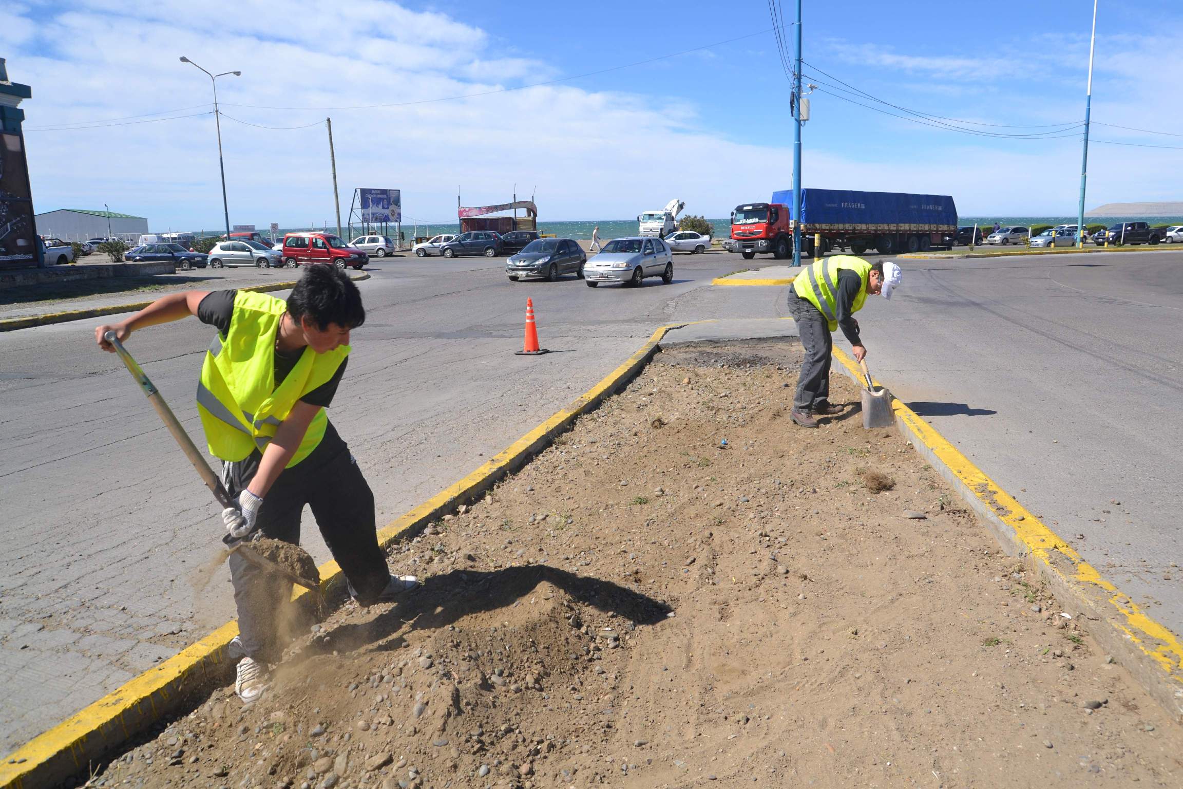 Colocan adoquines para embellecer espacios públicos