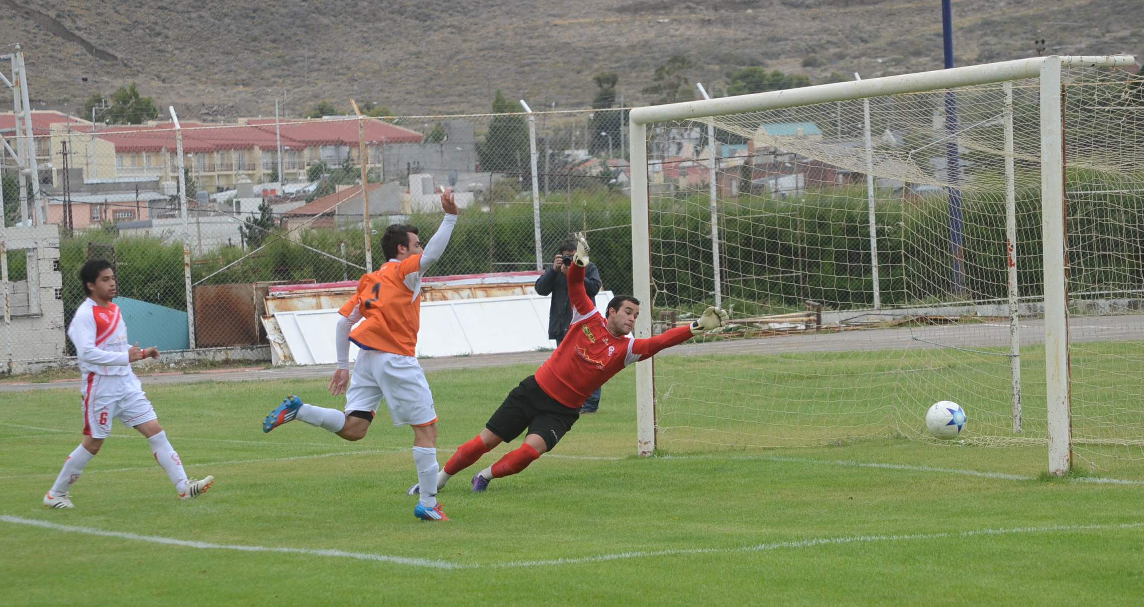 La CAI le ganó 1 a 0 a Gregores