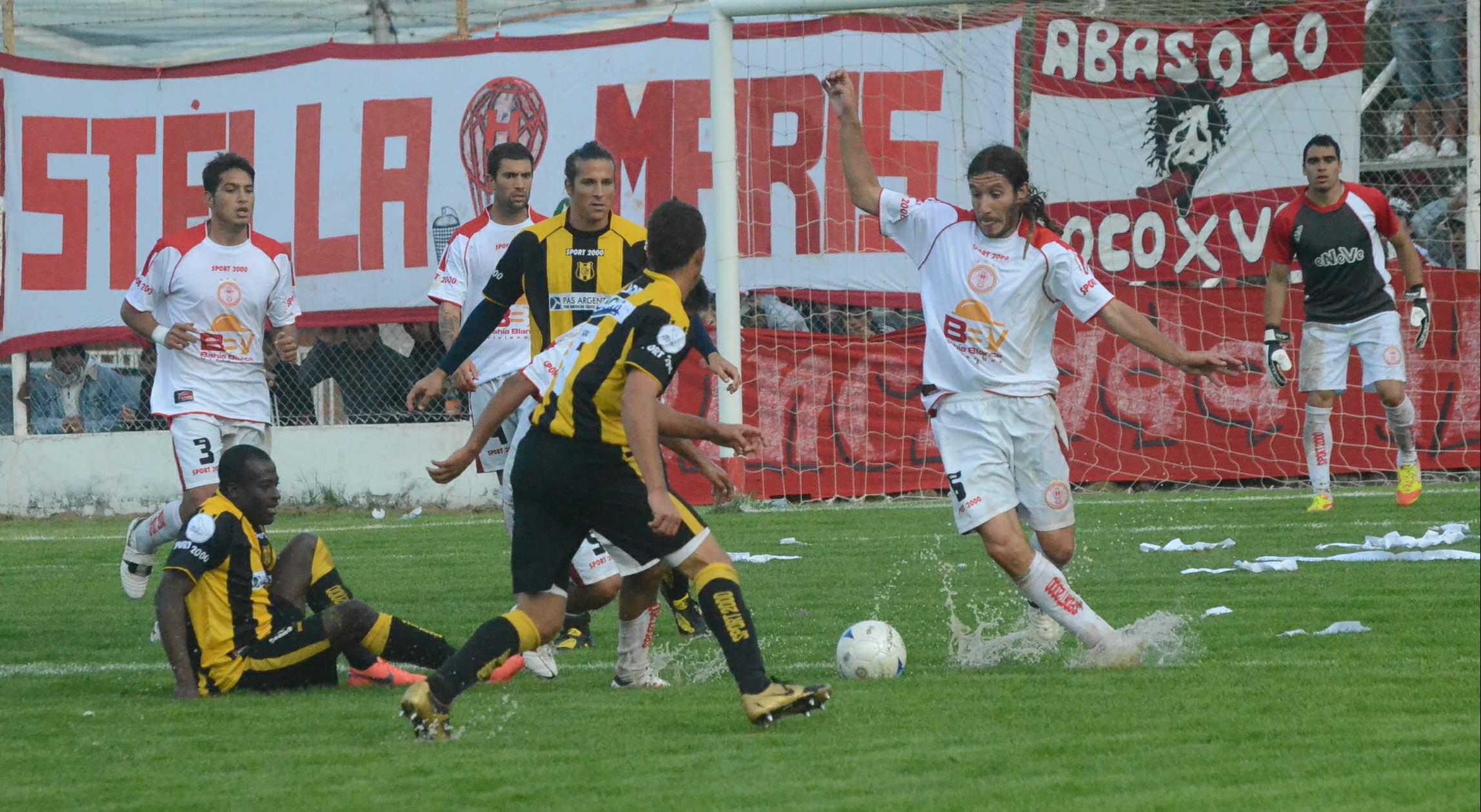 Huracán empató con Madryn 0 a 0