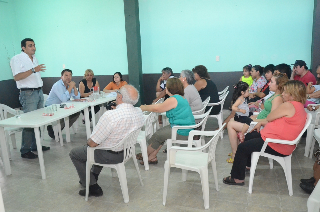 Vecinos plantean problemáticas de los barrios