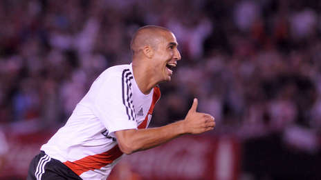 River venció a Estudiantes y se sumó a Lanús en la cima