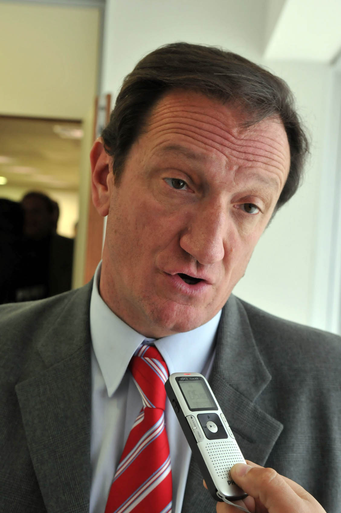 Zaffaroni destacó trabajos para gestionar créditos a docentes