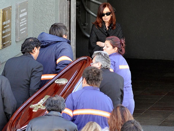 Cristina participó del velatorio de su suegra