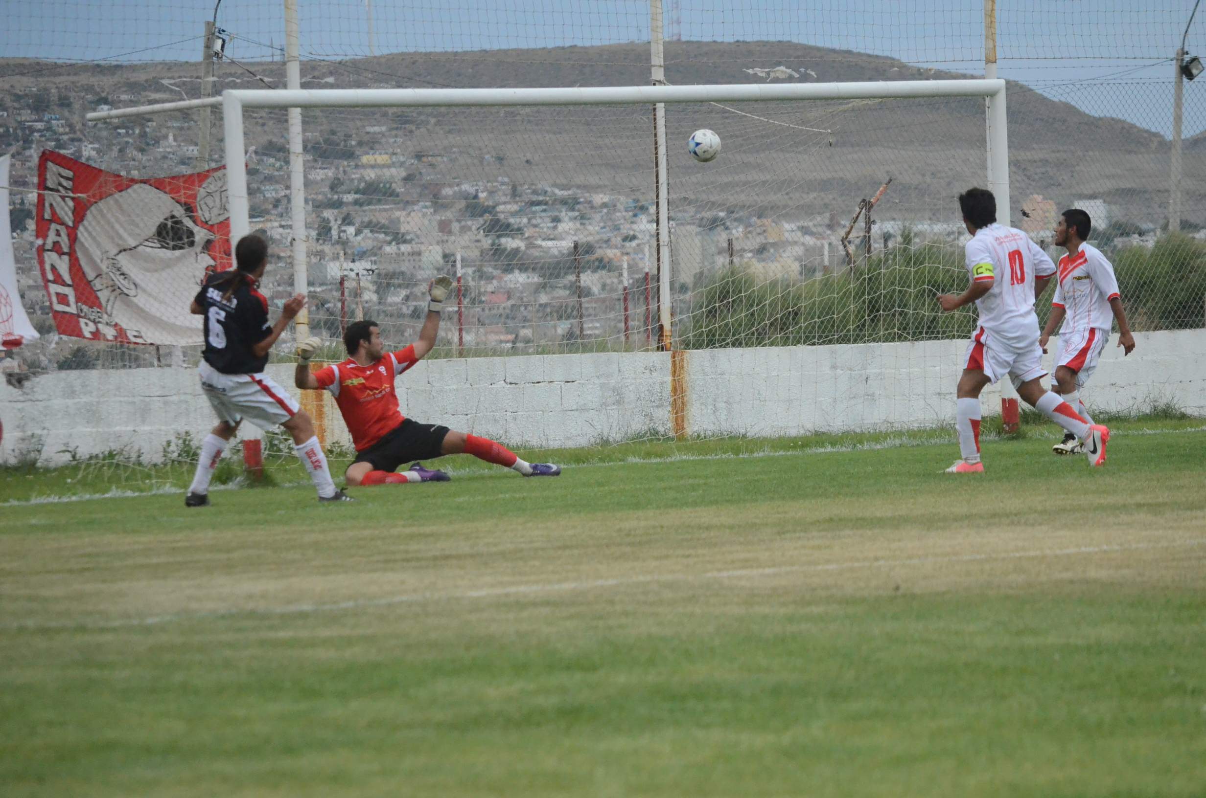 Una de cal y una de arena: ganó Huracán y golearon a la CAI