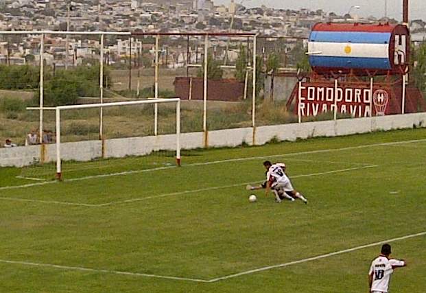 Huracán pudo festejar contra Racing de Trelew