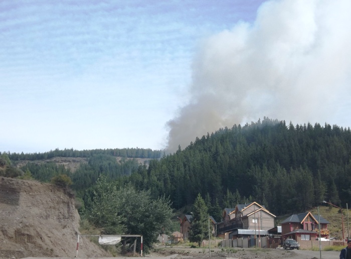 Los Alerces: Controlaron incendio en Laguna Larga