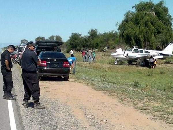 Marcos Di Palma aterrizó su avioneta de emergencia