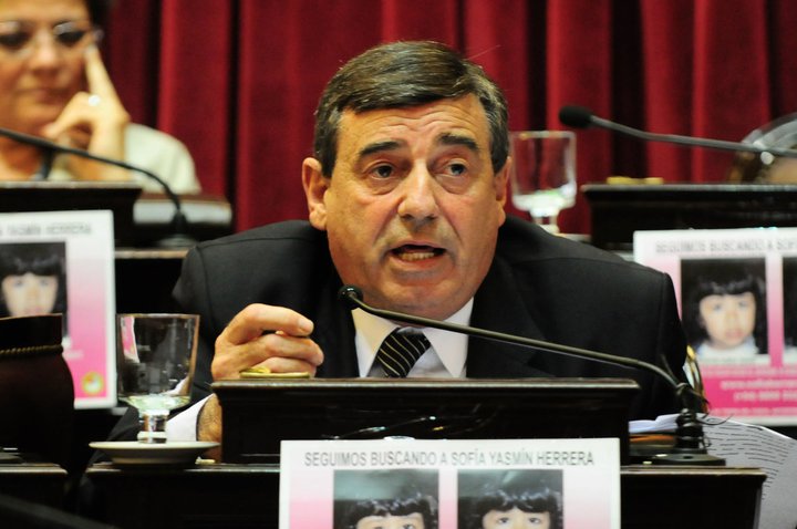 Cimadevilla trató de imbécil a Pablo Das Neves